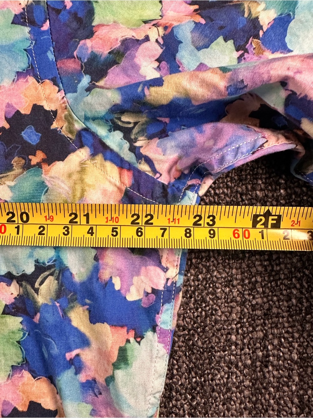 Bugatchi Shaped Fit Floral Patter Button Up Shirt! - Picture 4 of 8